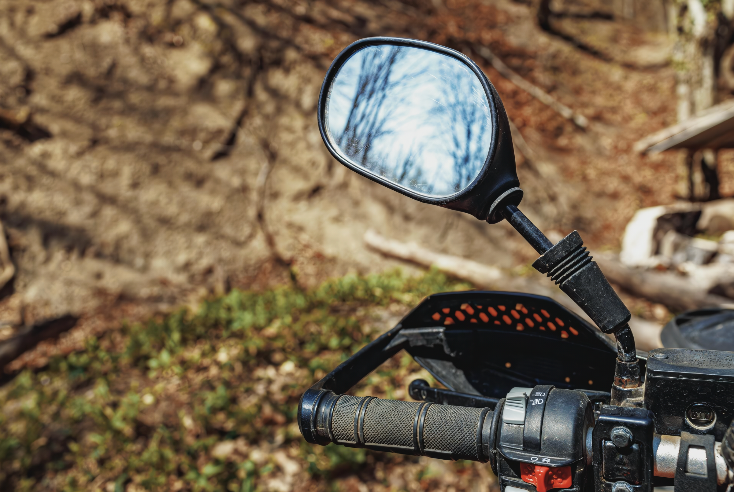 Moto skirtas veidrodėliai